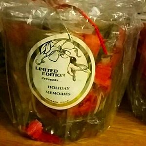 Limited edition potpourri in a glass vase